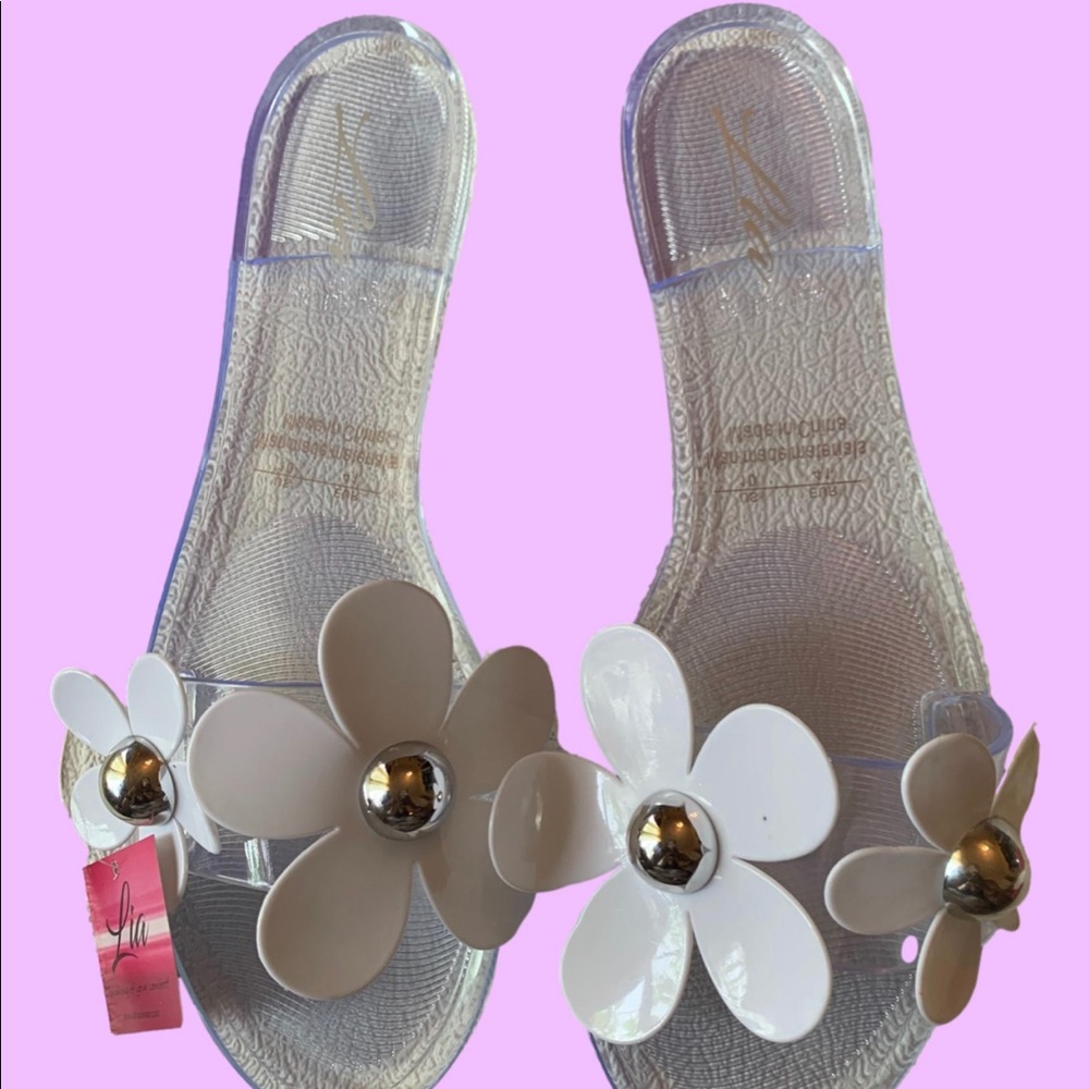 Lia White Daisy Jelly Flip Flop Slippers